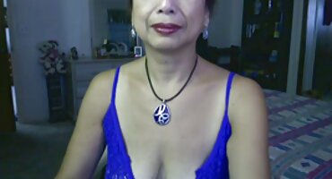 তিনি মুরগির চমৎকার মেজাজের সুযোগ নিয়ে তাকে হট সেক্স ভিডিও বাংলা পাছায় বসিয়ে দিলেন