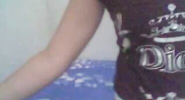 একজন সুদর্শন গৃহশিক্ষক তার ছাত্রকে পাঠের পরিবর্তে মোরগ চুষতে এবং হট রোমান্টিক সেক্স ভিডিও গরম করতে শিখিয়েছিলেন।