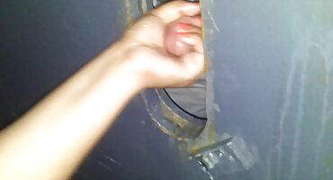 একজন সেক্স হট ভিডিও অভিজ্ঞ মহিলা একটি সিনেমায় FFM যৌনতা বেছে নিয়ে একটি অল্প বয়স্ক দম্পতিতে যোগ দিয়েছেন।