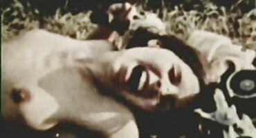 কুল পাছায় তার বাংলা হট সেক্স ভিডিও বান্ধবীকে কাজ করেছে, প্যান্টি দিয়ে তার মুখের প্লাগিং এবং তার একটি শিশ্ন খাওয়ানো