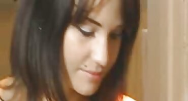 কন্যা তার ভগ হস্তমৈথুন করার এইচডি হট সেক্স ভিডিও কথা ভেবেছিল, কিন্তু পরিবর্তে তার শক্তিশালী সৎ বাবাকে দিয়েছিল