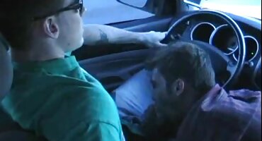 তিনি হামাগুড়ি দিয়ে তার বোনের বেডরুমে চলে গেলেন হট ভিডিও সেক্স তার টাক স্বামীর শক্ত বাঁড়ার উপর চড়তে।