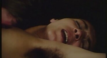 একটি লোমশ ভগ সহ একটি বেহায়া ছানা রান্নাঘরে তার আঙ্গুল হট সেক্স বিএফ ভিডিও দিয়ে ঝাঁকুনি দেওয়ার সিদ্ধান্ত নিয়েছে